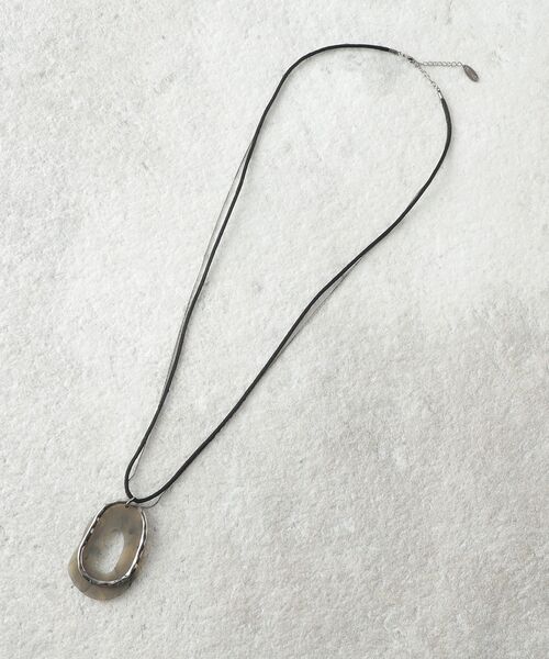 SHOO・LA・RUE（シューラルー）の「◆楕円モチーフ紐＆メタルネックレス（ネックレス・レディース・シルバー/シルバー系その他/ゴールド・00）」の6枚目の写真