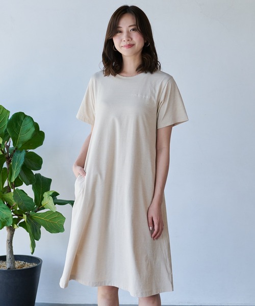 Arnold Palmer（アーノルドパーマー）の「タウン & レジャー 半袖 ワンピース（ワンピース・レディース・アイボリー/ブラック/テラコッタ・L/M/S）」の2枚目の写真