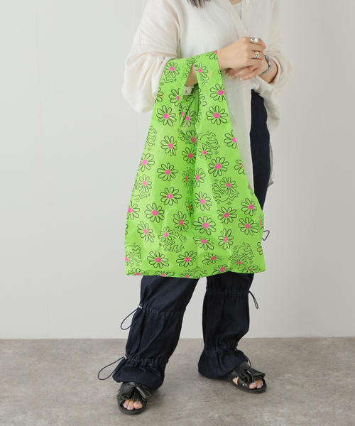 U by SPICK&SPAN（ユーバイスピックアンドスパン）の「【BAGGU/バグゥ】 Standard Baggu KEITH HELING（ハンドバッグ・レディース・ブルー/ピンク/グリーン・FREE）」の22枚目の写真