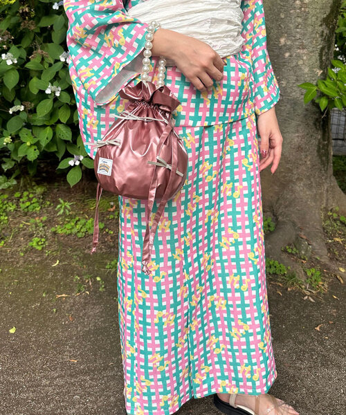 HELLO.SANFRANCISCO（ハローサンフランシスコ）の「【HELLO.SANFRANCISCO/ハローサンフランシスコ】パールハンドルリボン巾着バッグ（トートバッグ・レディース・ホワイト/ピンク/シルバー・ONE SIZE）」の11枚目の写真