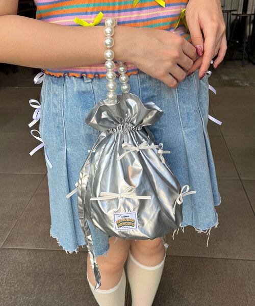 HELLO.SANFRANCISCO（ハローサンフランシスコ）の「【HELLO.SANFRANCISCO/ハローサンフランシスコ】パールハンドルリボン巾着バッグ（トートバッグ・レディース・ホワイト/ピンク/シルバー・ONE SIZE）」の18枚目の写真