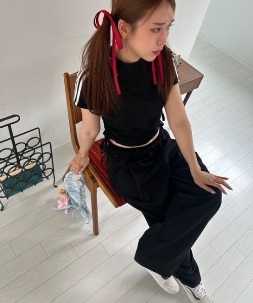 ipugo(イプゴ)の「ipugo/イプゴ サイドライントラックTシャツ 秋物 秋服 2026年秋冬(Tシャツ/カットソー・レディース・ブラック/レッド・FREE)」の12枚目の写真