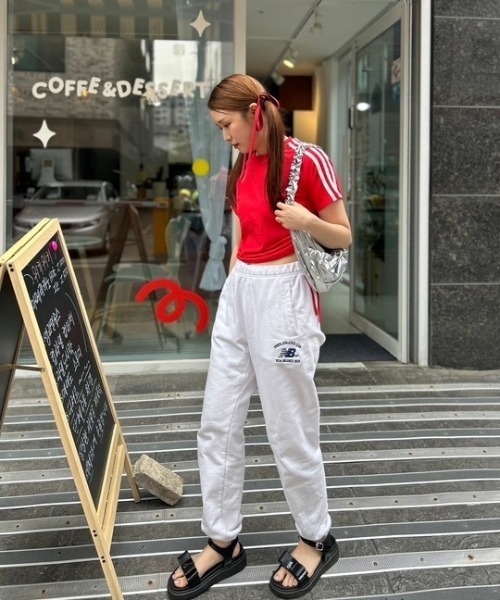 ipugo(イプゴ)の「ipugo/イプゴ サイドライントラックTシャツ 秋物 秋服 2026年秋冬(Tシャツ/カットソー・レディース・ブラック/レッド・FREE)」の20枚目の写真