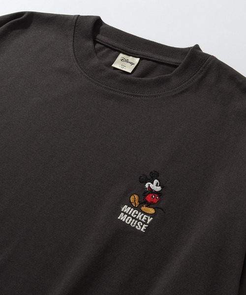 Disney(ディズニー)の「【Disney/ディズニー】袖刺繍ロゴ ミッキーマウス ロゴ 長袖Tシャツ(Tシャツ/カットソー・メンズ・スミクロ/オフホワイト・LL/L/M)」の6枚目の写真
