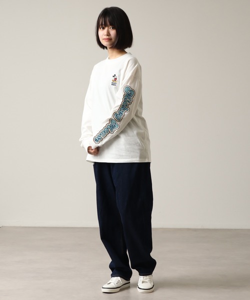 Disney(ディズニー)の「【Disney/ディズニー】袖刺繍ロゴ ミッキーマウス ロゴ 長袖Tシャツ(Tシャツ/カットソー・メンズ・スミクロ/オフホワイト・LL/L/M)」の22枚目の写真