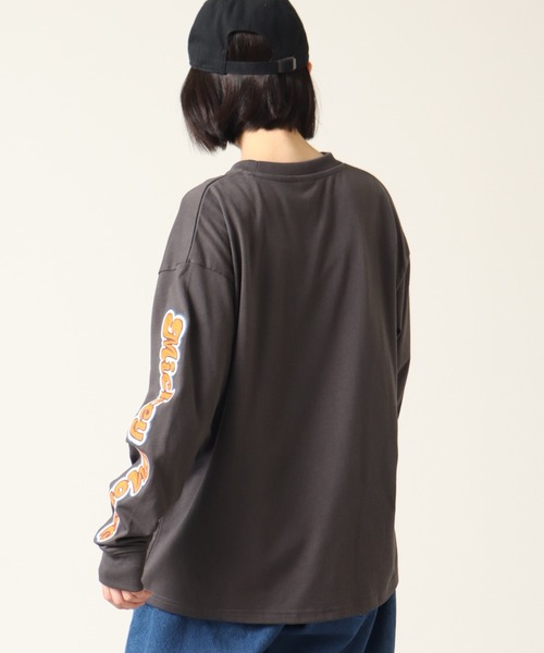 Disney(ディズニー)の「【Disney/ディズニー】袖刺繍ロゴ ミッキーマウス ロゴ 長袖Tシャツ(Tシャツ/カットソー・メンズ・スミクロ/オフホワイト・LL/L/M)」の16枚目の写真