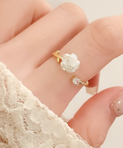 半額以下で買えるクーポン特集 セール】フラワーモチーフリング（リング）｜DiamondHearts アクセサリー