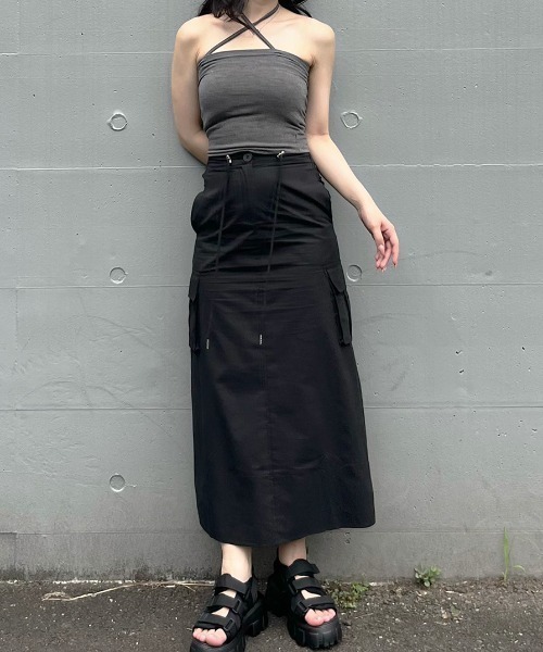 Reurie'（レウリィ）の「チョーカーキャミソール／choker camisole リボン 紐付き ノースリーブ ホルターネック ベアトップ オフショルダー マルチウェイ 韓国 バレエコア ワンホン Y2K 大人カジュアル モノトーン 黒 ブラック グレー チャコール（チューブトップ・レディース・ブラック/グレー・FREE）」の10枚目の写真