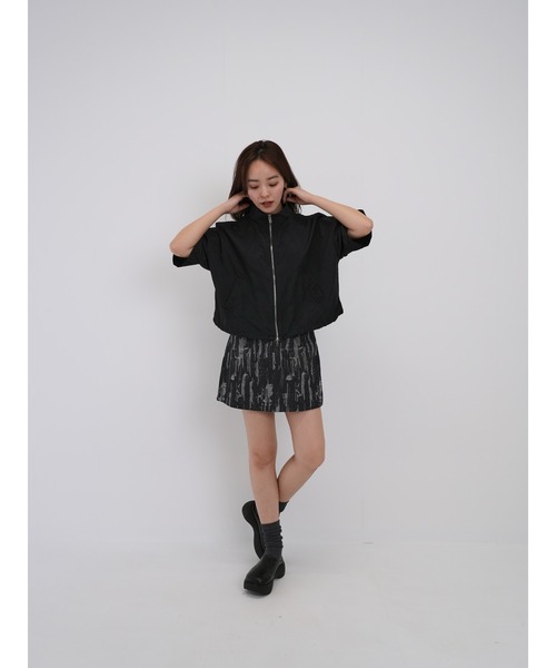 Enewd nina(エニュードニーナ)の「【ZOZO限定】クロップド ナイロン シャツ ジップ ジッパー ドローコード 半袖(シャツ/ブラウス・レディース・ブラック/ホワイト・FREE)」の7枚目の写真