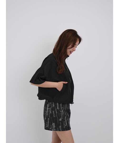 Enewd nina(エニュードニーナ)の「【ZOZO限定】クロップド ナイロン シャツ ジップ ジッパー ドローコード 半袖(シャツ/ブラウス・レディース・ブラック/ホワイト・FREE)」の3枚目の写真