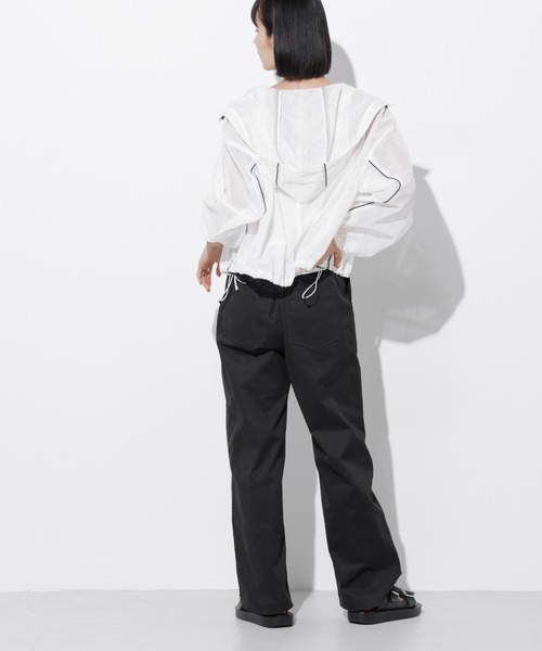 Apo(s)ture(アポスチャー)の「ARIA-002/サテンストレッチベイカーワイドパンツ(その他パンツ・レディース・ベージュ/モカ/ネイビー/ブラック・XS/S/M/L/XL)」の10枚目の写真