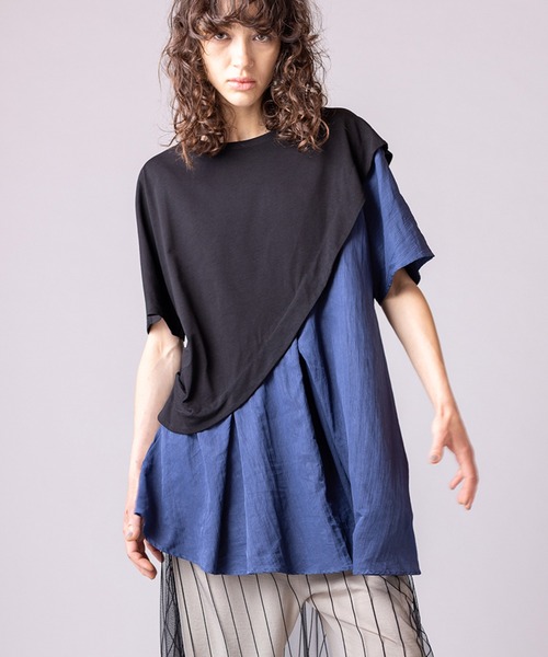 OSMOSIS（オズモーシス）の「切替アシンメトリーTシャツ（Tシャツ/カットソー・レディース・アイボリー/ブラック/グレー・ONE SIZE）」の3枚目の写真
