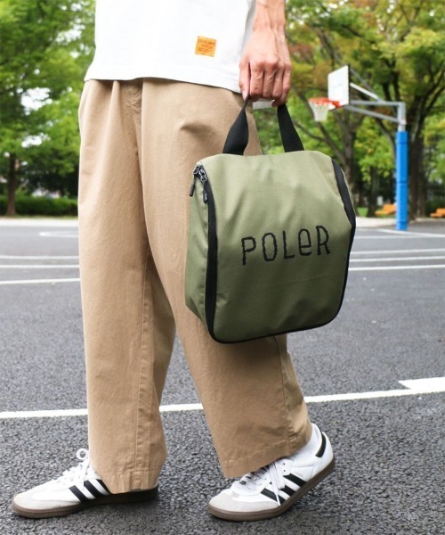 POLeR（ポーラー）の「【POLeR/ポーラー 別注】ハンギングトラベルバッグ（エコバッグ/サブバッグ・レディース・グレー/オリーブ・FREE）」の6枚目の写真