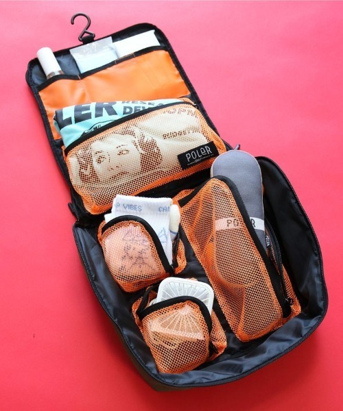 POLeR（ポーラー）の「【POLeR/ポーラー 別注】ハンギングトラベルバッグ（エコバッグ/サブバッグ・レディース・グレー/オリーブ・FREE）」の8枚目の写真