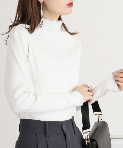 atONE(アットワン)の「ハイネックメローリブカットソー(Tシャツ/カットソー・レディース・ベージュ/ブラック/オフホワイト・M/L/3L/LL/4L)」の6枚目の写真