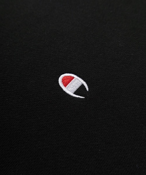 Champion(チャンピオン)の「【Champion/チャンピオン】Cマーク ワンポイントロゴ 刺繍&ワッペンデザイン クルーネックスウェット/ 裏毛/【USAコットン】(スウェット・メンズ・ブラック/ダークグリーン/パープル/グレー/オートミール/ダークネイビー・M/L/XL)」の9枚目の写真