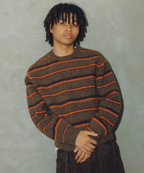 JOURNAL STANDARD（ジャーナルスタンダード）の「ラムボーダー クルーネックニット（ニット/セーター・メンズ・ブラック/チョコ/ブルー系その他・MEDIUM/LARGE）」の3枚目の写真