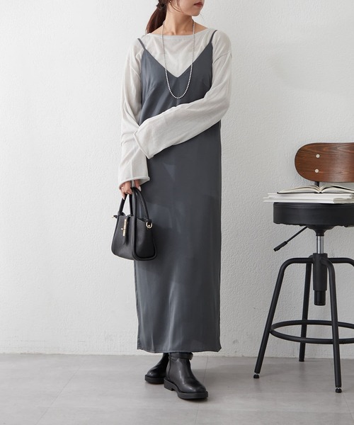 Remind me and forever(リマインドミーアンドフォーエバー)の「【OTONA line.】とろみサテンキャミワンピース(ジャンパースカート・レディース・ベージュ/チャコールグレー・FREE)」の9枚目の写真