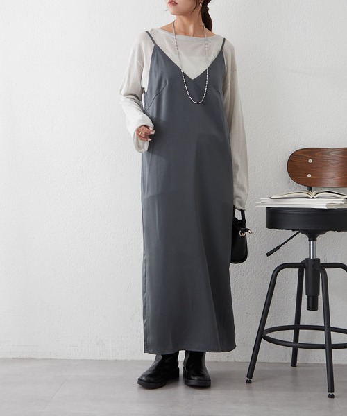 Remind me and forever(リマインドミーアンドフォーエバー)の「【OTONA line.】とろみサテンキャミワンピース(ジャンパースカート・レディース・ベージュ/チャコールグレー・FREE)」の10枚目の写真