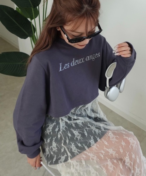 INTER FACTORY（インターファクトリー）の「mayu - ラインストーンスウェット（スウェット・レディース・ライトグレー/チャコールグレー/ベージュ・FREE）」の2枚目の写真