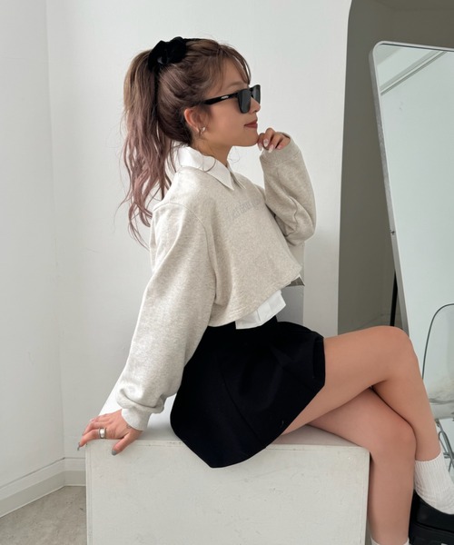 INTER FACTORY（インターファクトリー）の「mayu - ラインストーンスウェット（スウェット・レディース・ライトグレー/チャコールグレー/ベージュ・FREE）」の5枚目の写真