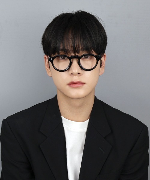 4INT.（フォイント）の「太縁フレーム クリアレンズ メガネ / UVカット（メガネ・メンズ・ブラック・FREE）」の6枚目の写真