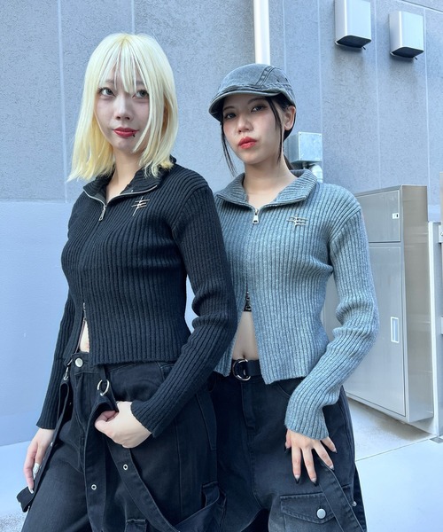 Figments（フィグメンツ）の「ブローチ付きZIPニット（ニット/セーター・レディース・ブラック/グレー・FREE）」の5枚目の写真