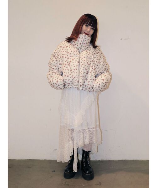 jouetie(ジュエティ)の「イレギュラーフリルレーススカート(スカート・レディース・ブラック/オフホワイト・MEDIUM)」の14枚目の写真