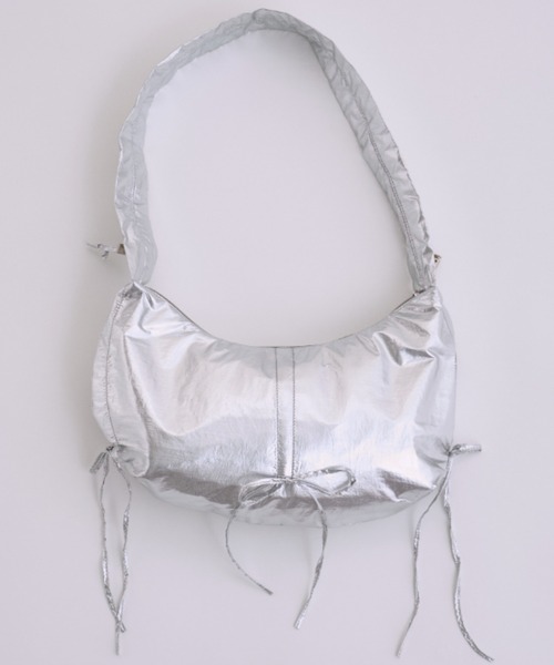 INTER FACTORY(インターファクトリー)の「おさき / シャーリングショルダーバック made in INTER FACTORY(ショルダーバッグ・レディース・ブラック/シルバー・FREE)」の11枚目の写真