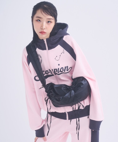 INTER FACTORY(インターファクトリー)の「おさき / シャーリングショルダーバック made in INTER FACTORY(ショルダーバッグ・レディース・ブラック/シルバー・FREE)」の19枚目の写真