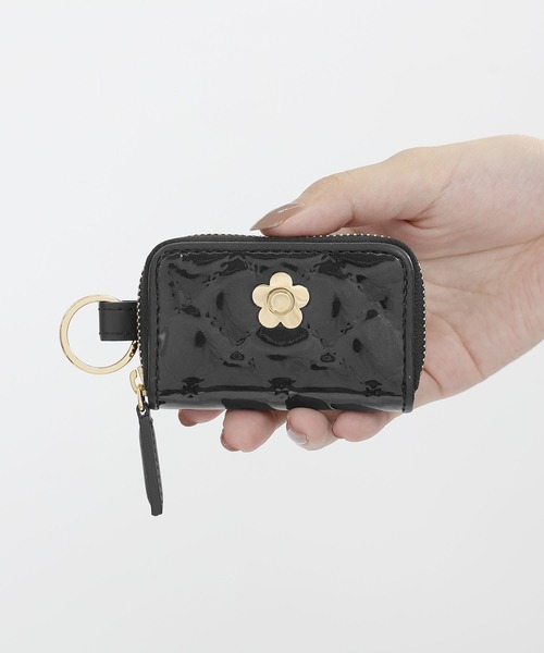 MARY QUANT（マリークワント）の「エナメルキルト スマートキーケース