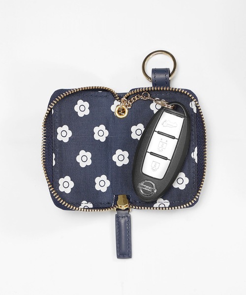 MARY QUANT（マリークワント）の「エナメルキルト スマートキーケース