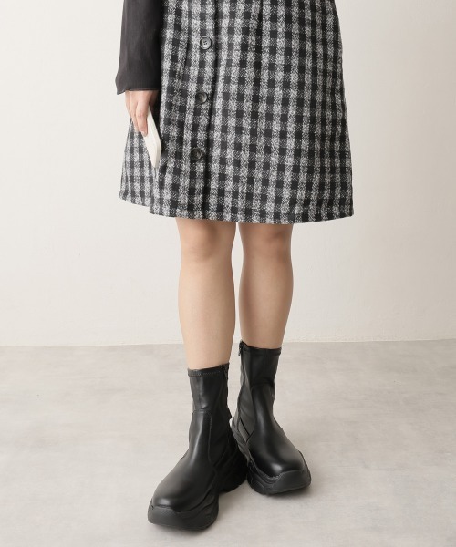 DEMETER(デメテル)の「厚底 ストレッチ スニーカーライク ショートブーツ(ブーツ・レディース・ブラック/シルバー・M/S/L)」の7枚目の写真