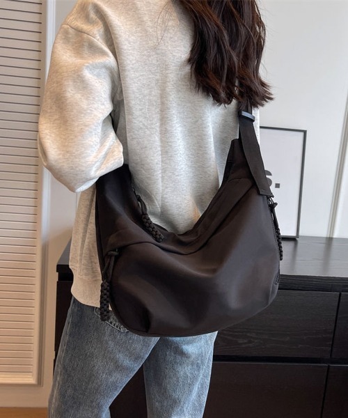 Miniministore(ミニミニストア)の「ショルダーバッグ ナイロン 多収納 無地(ショルダーバッグ・レディース・オフホワイト/ブラック/ベージュ・FREE)」の6枚目の写真