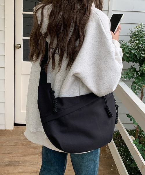 Miniministore(ミニミニストア)の「ショルダーバッグ ナイロン 多収納 無地(ショルダーバッグ・レディース・オフホワイト/ブラック/ベージュ・FREE)」の8枚目の写真