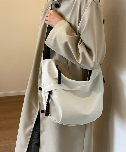 Miniministore(ミニミニストア)の「ショルダーバッグ ナイロン 多収納 無地(ショルダーバッグ・レディース・オフホワイト/ブラック/ベージュ・FREE)」の12枚目の写真