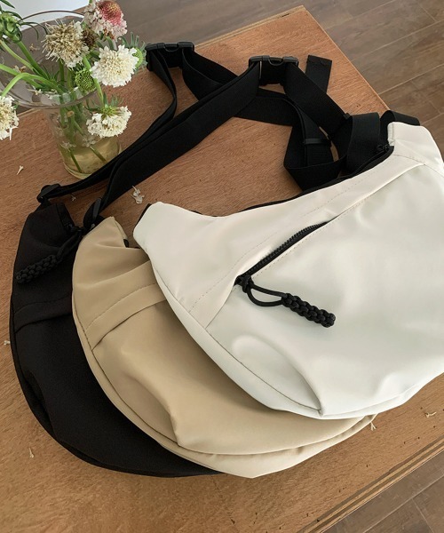 Miniministore(ミニミニストア)の「ショルダーバッグ ナイロン 多収納 無地(ショルダーバッグ・レディース・オフホワイト/ブラック/ベージュ・FREE)」の19枚目の写真