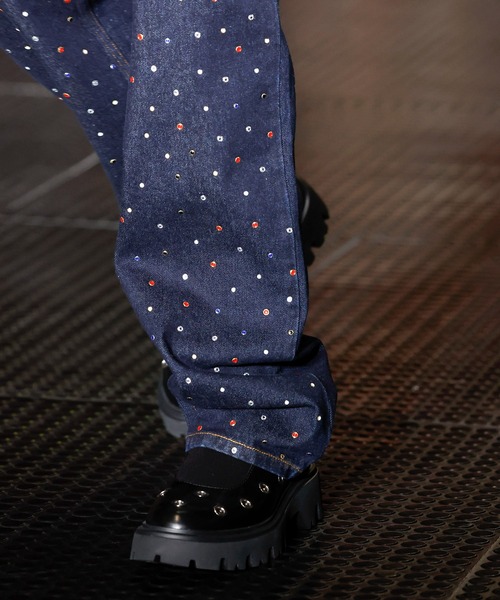 【関税込み】MSGM ブルー スタッズ ワイドレッグジーンズ セール】マルチスタッズ ワイドレッグデニムパンツ（デニム