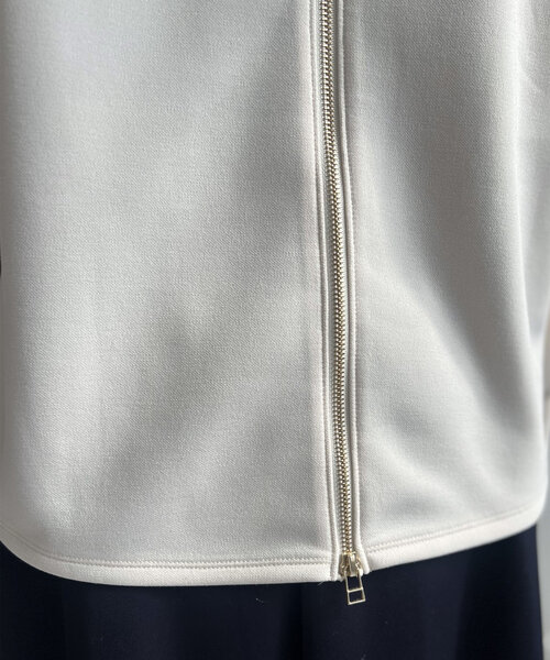 Chez toi（シェトワ）の「軽量ボンディングBACKZIPプルオーバー（Tシャツ/カットソー・レディース・ブラック/グリーン/アイボリー/モカ・FREE）」の17枚目の写真