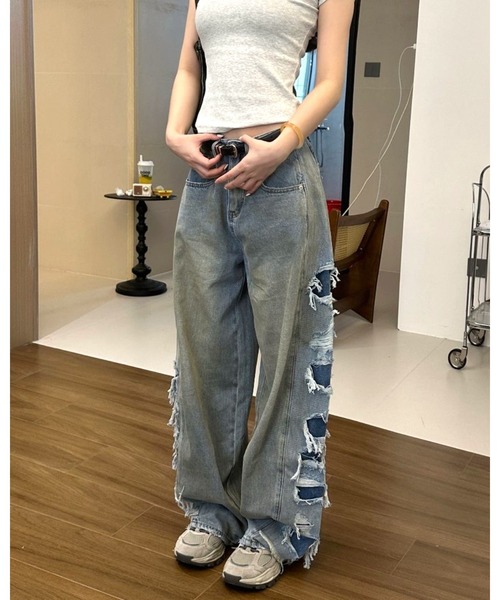 FUNdaysion(ファンデイション)の「サイド切り替えダメージデニムパンツ(デニムパンツ・レディース・サックスブルー・L/S/M)」の6枚目の写真