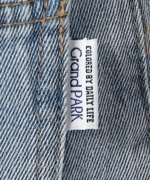 Grand PARK（グランドパーク）の「センターライン入りデニムパンツ（デニムパンツ・レディース・ブルー/ライトブルー・LARGE/MEDIUM）」の3枚目の写真