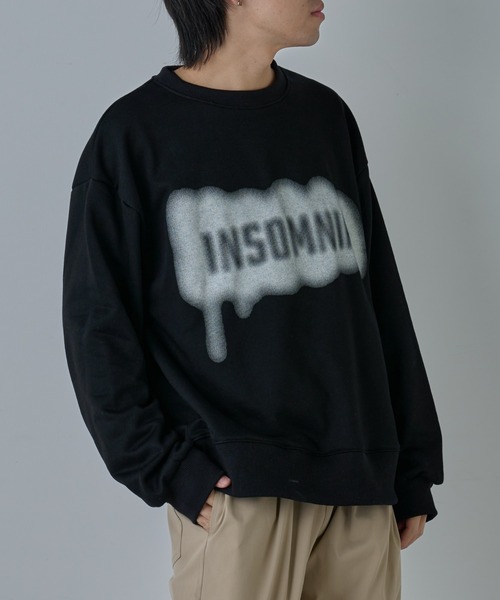 スプレーロゴプリントクルースウェット（スウェット）｜COLONY 2139（コロニートゥーワンスリーナイン）