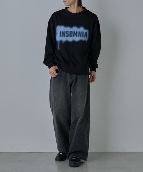 スプレーロゴプリントクルースウェット（スウェット）｜COLONY 2139（コロニートゥーワンスリーナイン）