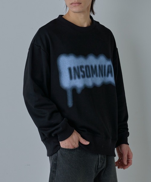スプレーロゴプリントクルースウェット（スウェット）｜COLONY 2139（コロニートゥーワンスリーナイン）