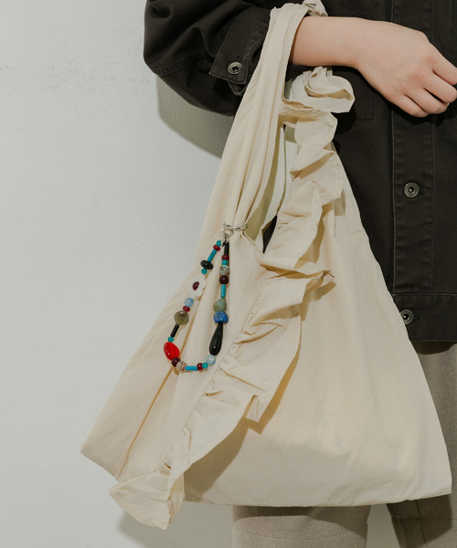 SMELLY（スメリー）の「カシュクールフリルトート（トートバッグ・レディース・ブラック/アイボリー・-）」の11枚目の写真