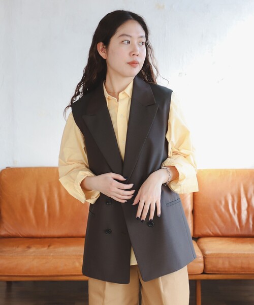 B:MING by BEAMS(ビーミングバイビームス)の「SIMPLE YET トロピカル ダブルボタン ジレ(ベスト・レディース・ブラウン系その他4/カーキ・ONE SIZE)」の1枚目の写真