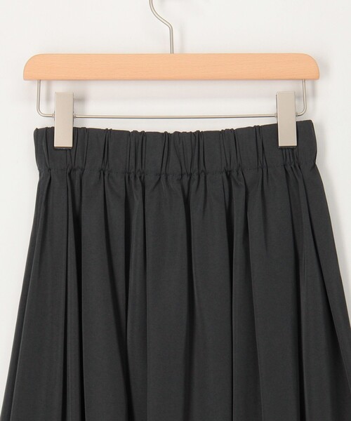 MICO COULIER(ミコクリエ)の「《オケージョン対応》リバーシブルタフタスカート(スカート・レディース・ベージュ/ネイビー・38/36)」の8枚目の写真