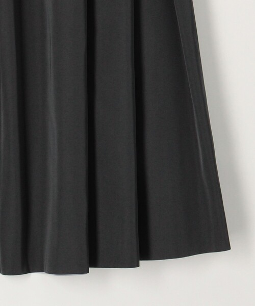 MICO COULIER(ミコクリエ)の「《オケージョン対応》リバーシブルタフタスカート(スカート・レディース・ベージュ/ネイビー・38/36)」の9枚目の写真