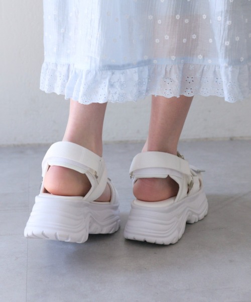 OLIVE des OLIVE（オリーブデオリーブ）の「バックル付きスポーツサンダル（サンダル・レディース・ブラック/ホワイト/ベージュ・SMALL/MEDIUM/LARGE）」の19枚目の写真