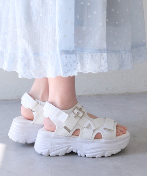 OLIVE des OLIVE（オリーブデオリーブ）の「バックル付きスポーツサンダル（サンダル・レディース・ブラック/ホワイト/ベージュ・SMALL/MEDIUM/LARGE）」の17枚目の写真